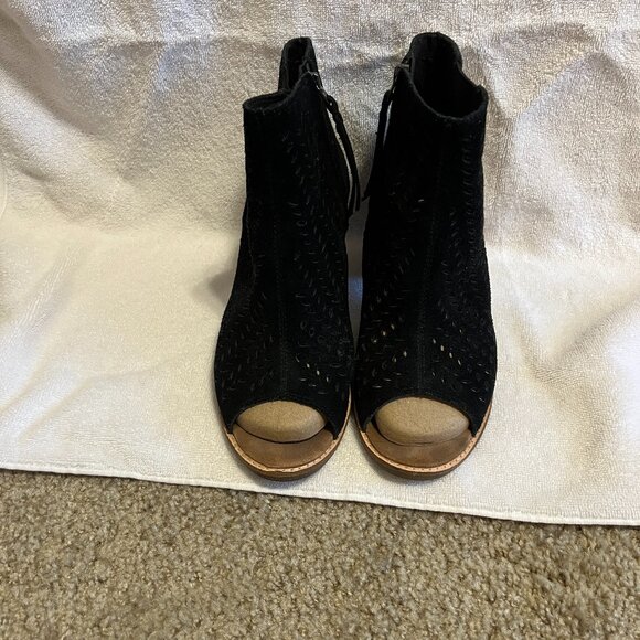 Toms Booties - Picture 1 of 5